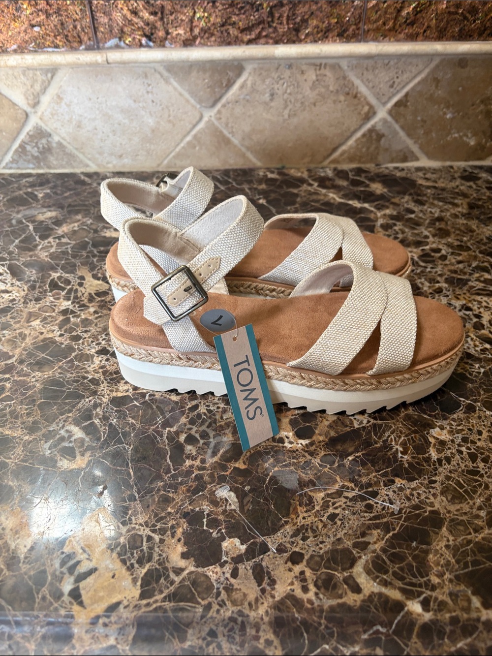 TOMS Natural Canvas Strappy Sandals.Size 7 NWT - Picture 4 of 5